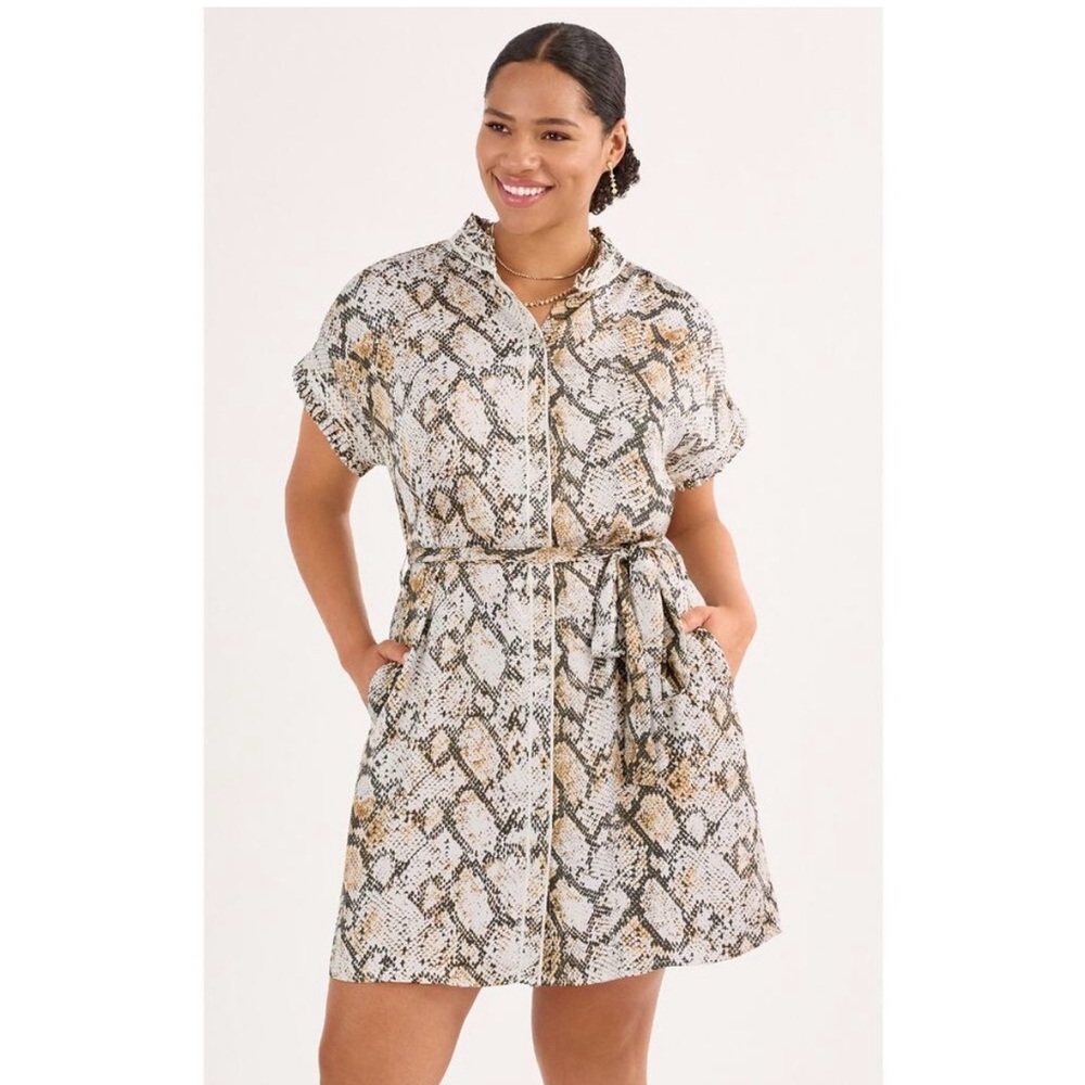 NWOT Cabi  Cobra Dress style 6759 size Small snakepront fabric w/belt